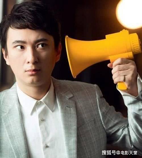 网红吃瓜男帅哥是谁呀视频,视频走红背后的故事