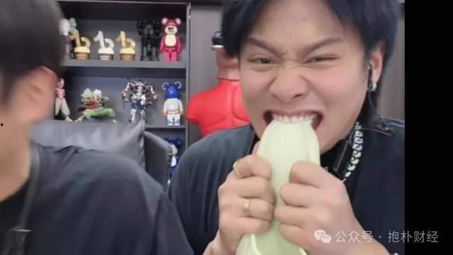 小宇爆料小杨哥视频播放,小杨哥视频播放背后的惊人真相