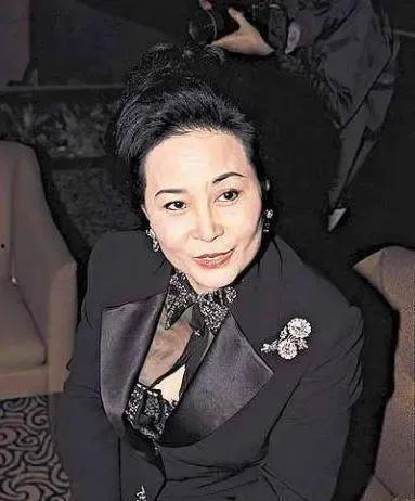 何超莲最新爆料辟谣视频,揭秘真相背后的真相