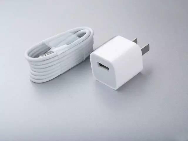 苹果15最新爆料充电器,全新充电器技术革新，充电体验再升级